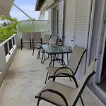 Windmill Apartment *