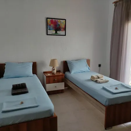 Windmill Apartment *